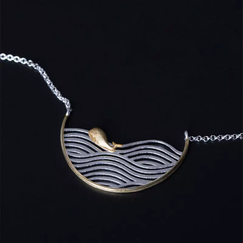Ethnical-Neckless-Whale-on-sea-wave-japanese-pattern